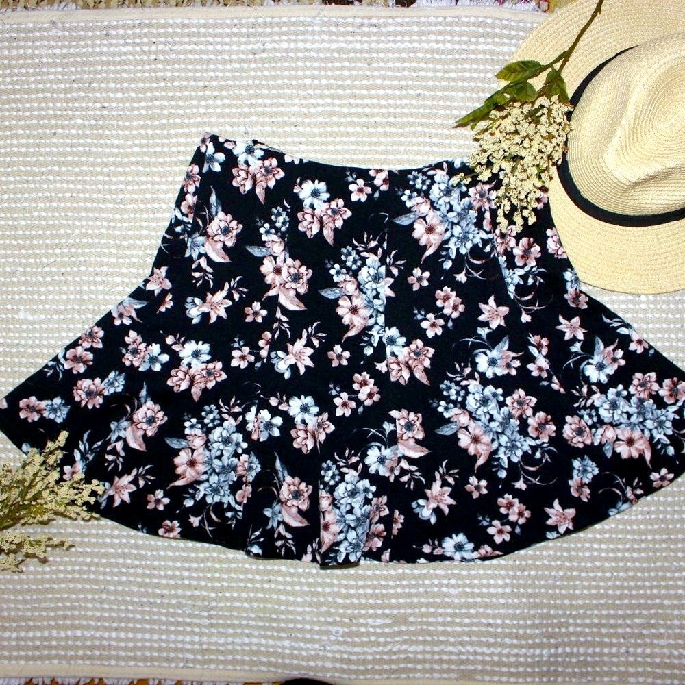 Bershka Floral Skirt  in Black Women's Size M